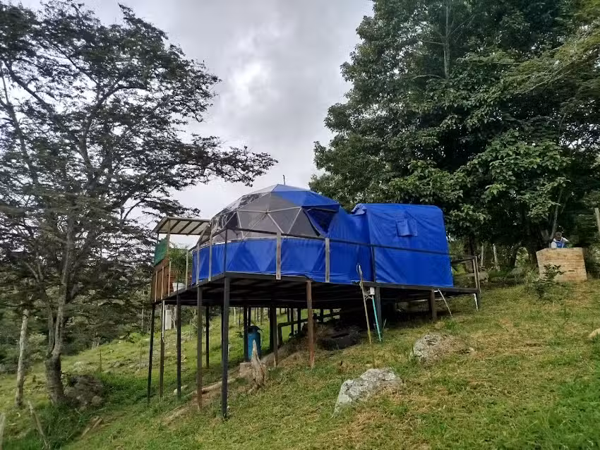 PISCINA LA ESPERANZA