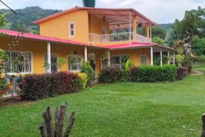 Piscina Y Hospedaje Donde Pipo