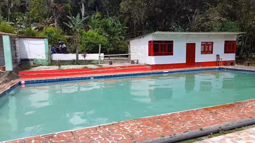 Piscina y Hospedaje el Remanso