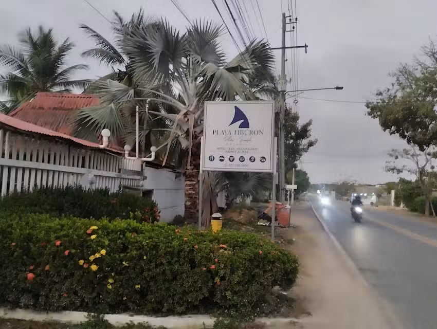 Playa tibur&oacute;n