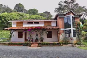 Recinto de la Gruta Finca Hotel