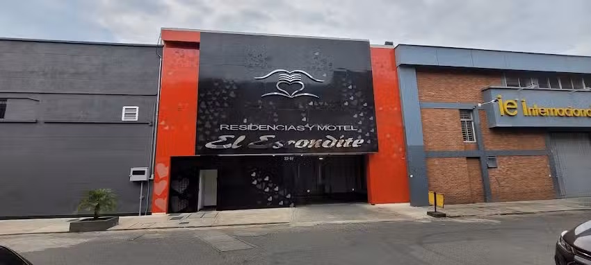 RESIDENCIAS Y MOTEL El Escondite