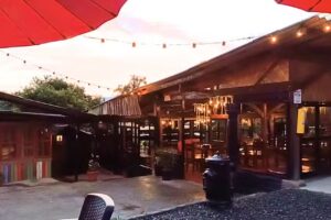 Restaurante Cumbre & Saz&oacute;n y Caba&ntilde;as Aldea de Cabal