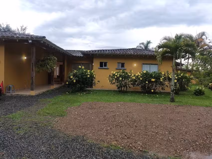 Restaurante y alojamiento El Nudo Cocina y Caf&eacute;