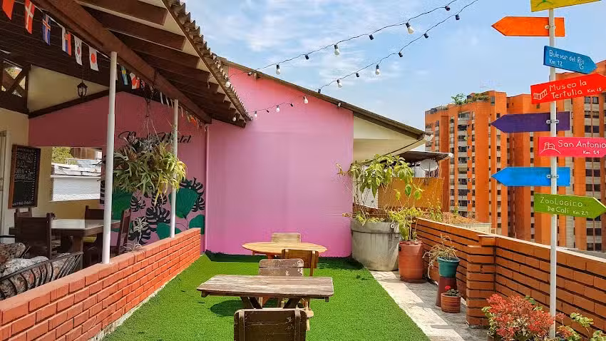 Roof Hostel Cali