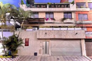 The View Hostel and Lounge