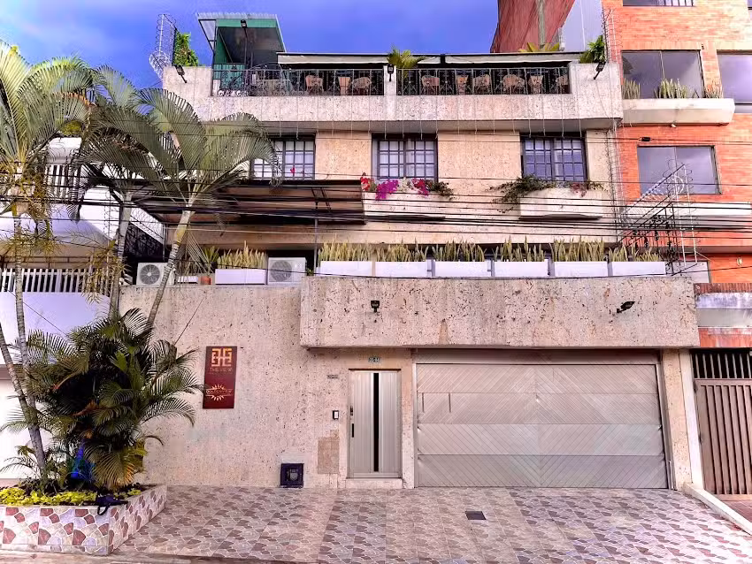 The View Hostel and Lounge