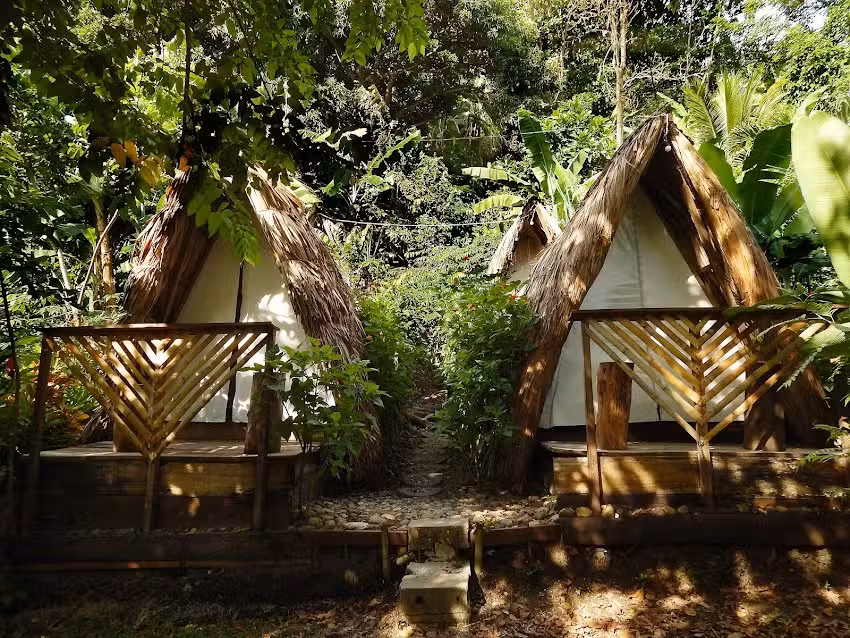 Tiny Caba&ntilde;as El Almendro
