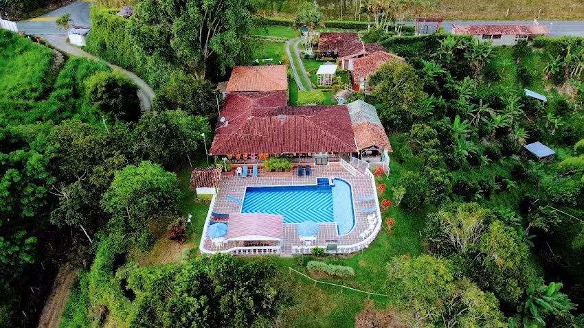 Villa Luzandi, Finca Hotel