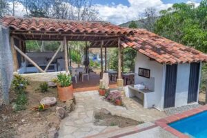 Villa Nancy &ndash; Caba&ntilde;as con Piscina en San Gil Santander