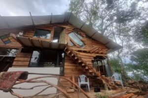 Wasi Kindi K&rsquo;aira. Casa de medicina del Colibr&iacute; y la Rana