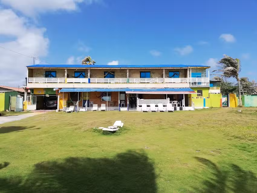 Yellow Moon Guesthouse & Apartments