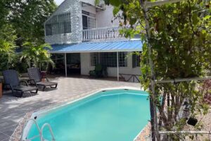 YOPAL EL REFUGIO VACATION HOME caba&ntilde;a con Piscina